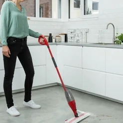 Balai pulvérisateur avec réservoir, nettoyeur vapeur, séparateur de poussière en microfibre coloris rouge.><noscript><img width=