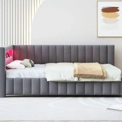 Canapé-lit 140x200 cm en L convertible, revêtement velours gris, bande LED changeante et port USB, cadre lattenrost robuste><noscript><img width=
