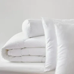 Couette Blanrêve très chaude 260 x 240 + 2 Oreillers 60 x 60 + Polochon 160 "Confort" traité Anti Acarien Soft & care>Blanreve Best