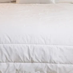 Couette Chaude 220x240cm ANTI-PUNAISES DE LIT><noscript><img width=