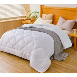 Couette en microfibre 200X200cm Blanche HG22067WD>Herzberg Outlet