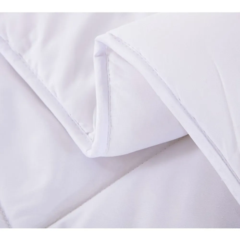 Couette en microfibre 200X200cm Blanche HG22067WD>Herzberg Outlet