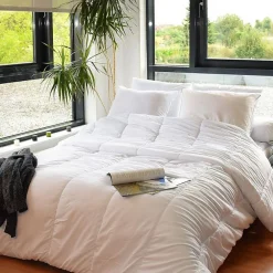 Couette légère anti transpirante 200 gr/m² 140 x 200 cm pour lit 1 place 90 x 190 cm><noscript><img width=
