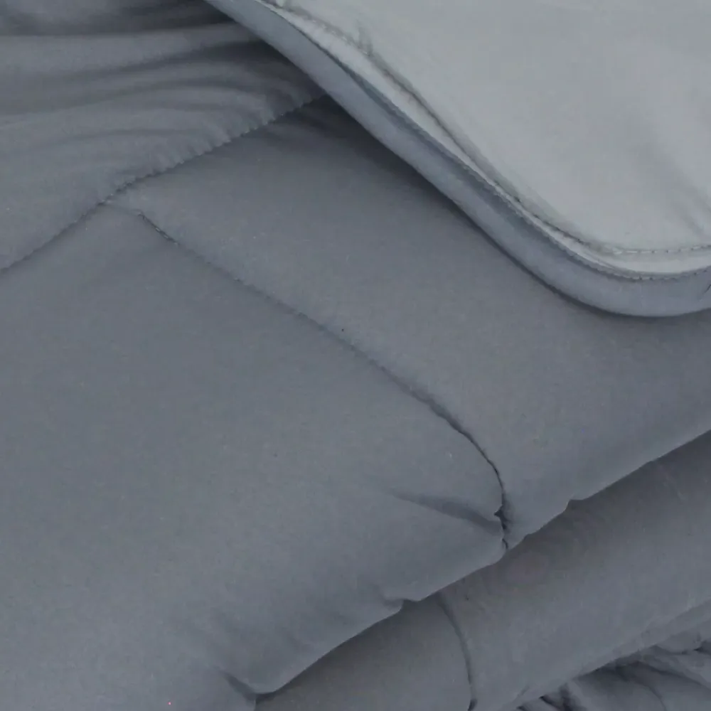 Linnea Couette été 260x240 cm COCOON BICOLORE Acier/Argent garnissage fibre polyester 200g/m2* Couette