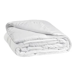 Generic Couette Temperee Microfibre 220x240cm* Couette