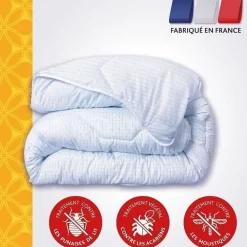 Couette tempérée 140x200 cm - 1 personne - Protection anti punaise, anti acarien - 300G/m² - Blanc - Fabriqué en France><noscript><img width=