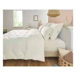 Couette 220x240 cm CHAMPS DE LIN - Chaude - 450G/m² - Couette 2 personnes -Douce et Chaude -Anti-acariens Antibactériens><noscript><img width=