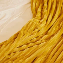 Couverture 100% polyester 240x260 cm microvelours DOLCE jaune miel><noscript><img width=