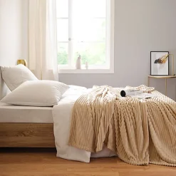 Linnea Couverture 100% polyester 220x240 cm microvelours DOLCE marron sable* Couverture