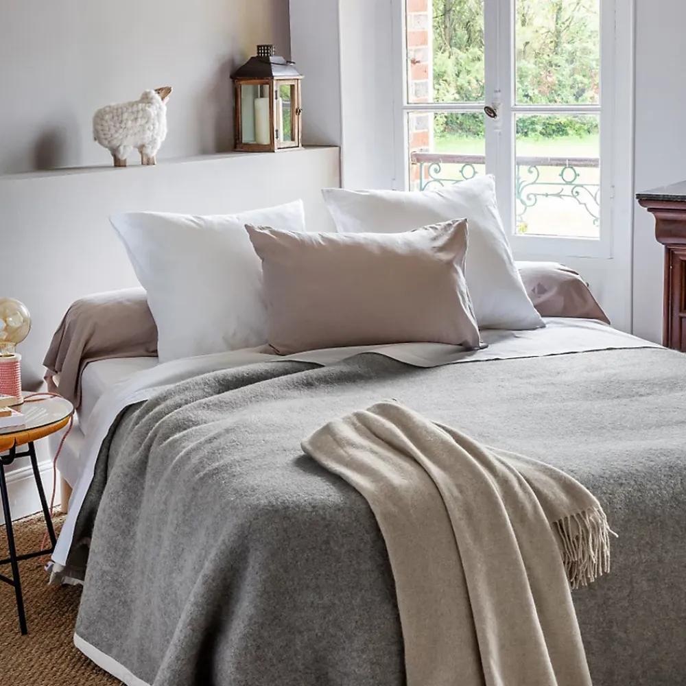 Linnea Couverture 100% pur laine vierge 220x240 cm PASTORALE blanchie* Couverture