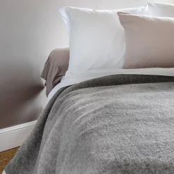 Linnea Couverture 100% pur laine vierge 220x240 cm PASTORALE blanchie* Couverture