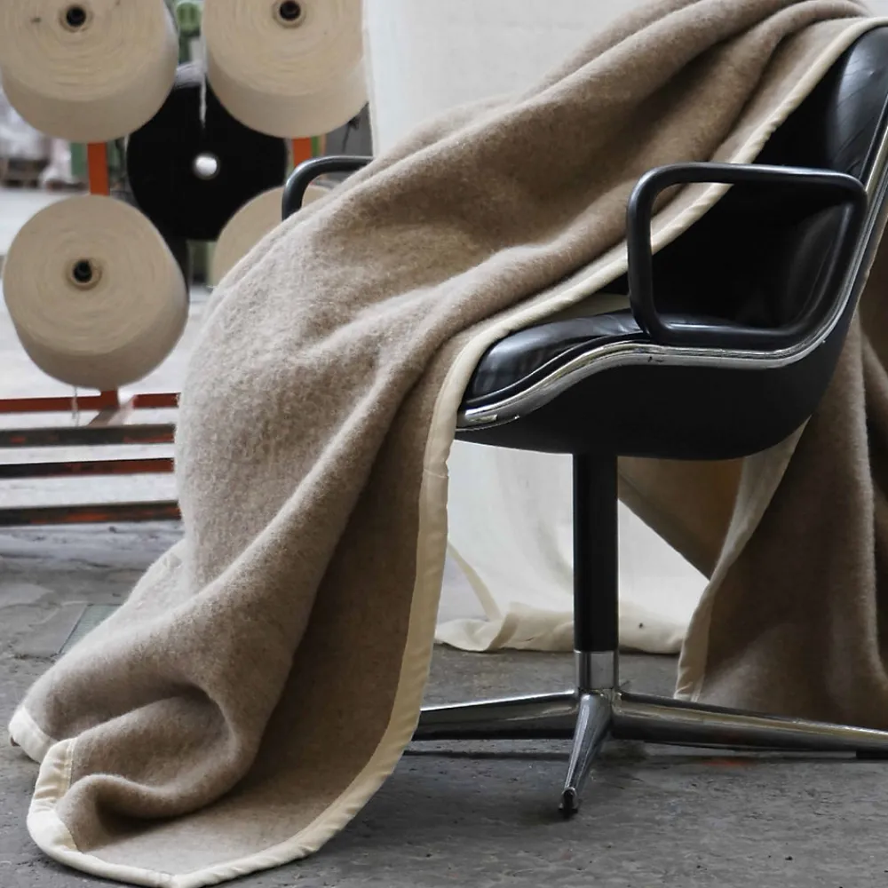 Couverture 100% pur laine vierge 180x240 cm PASTORALE blanchie>Linnea Hot