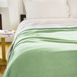 Couverture polaire luxe 240x260 cm 100% polyester 430g/m2 NARVIK Vert Tilleul>Linnea Hot