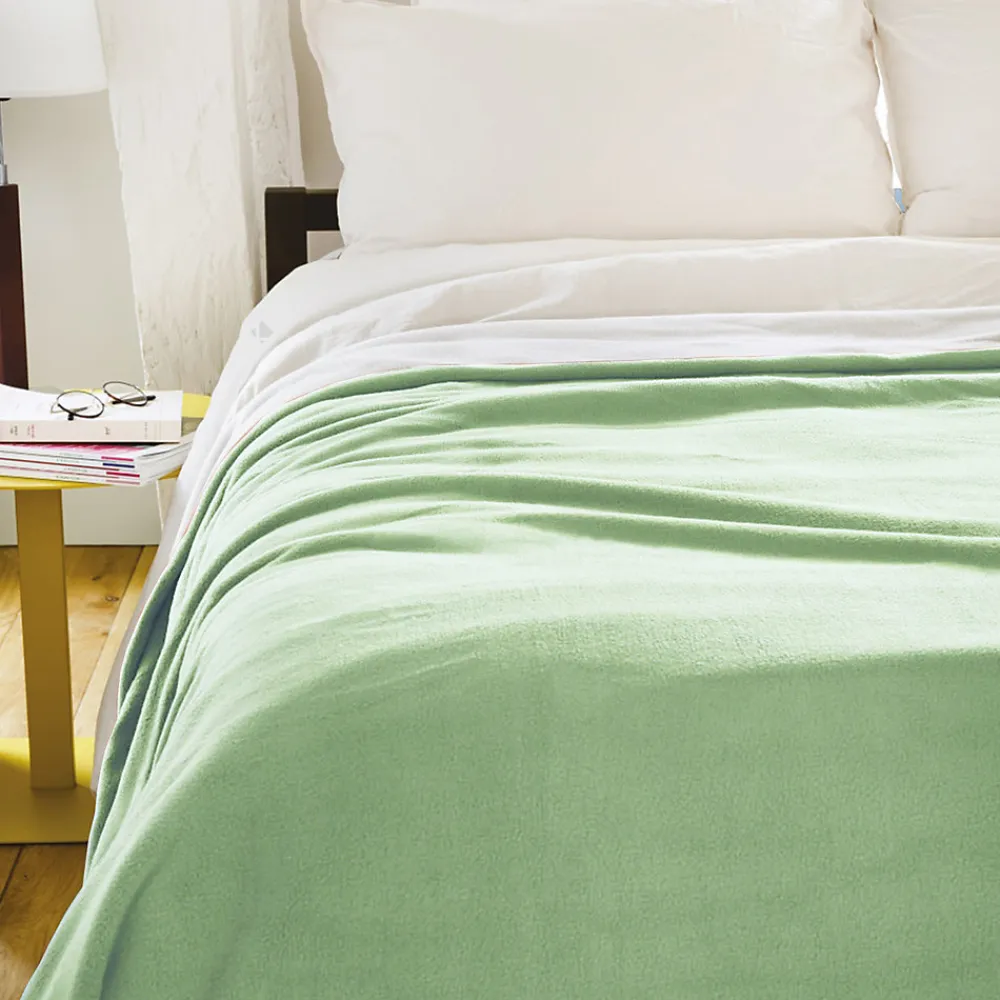 Couverture polaire luxe 240x260 cm 100% polyester 430g/m2 NARVIK Vert Tilleul>Linnea Hot