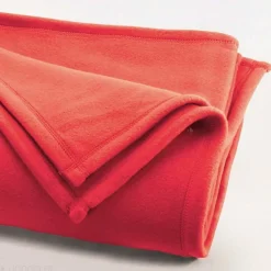 Linnea Couverture polaire 240x260 cm Isba Fraise 100% Polyester 320g/m2 non-feu* Couverture