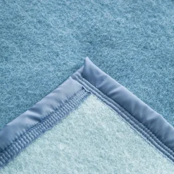 Linnea Couverture pure laine vierge Woolmark 500g/m² VOLTA 240x260 cm Bleu Azur* Couverture