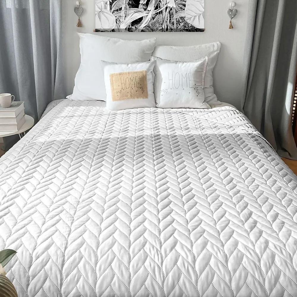 Home Maison Couvre lit en microfibre dessin par ultrason (240x220 cm - Blanc)* Boutis, Couvre-Lit, Édredon