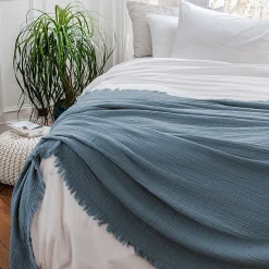 Dessus de lit 230x250 cm BREHAT 100% gaze de coton bleu orage>Linnea Best