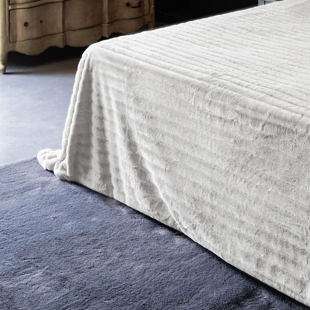 Dessus de lit 260x230 cm HERMINE fausse fourrure blanc Neige>Linnea Outlet