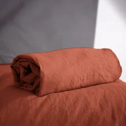 Drap housse uni 140x190 cm MILA polyester micro lavée rouge terracotta><noscript><img width=