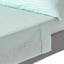 Drap plat satin rayé en coton égyptien 330 fils bleu, 240x275 cm ->Homescapes Best