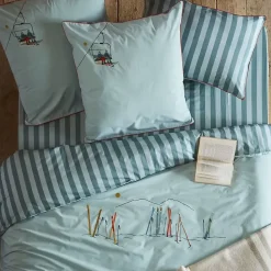 Linnea Housse de couette brodée 140x200 cm en percale de coton PASSE MONTAGNE bleu givré* Housse De Couette