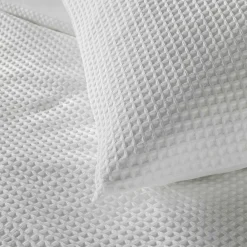 Housse de couette 240x220 cm + 2 taies Microfibre gaufrée unie blanche ABELIA><noscript><img width=