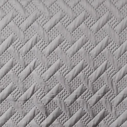 Jeté de lit aux formes géométriques surpiquées (180x240 cm - Gris clair)><noscript><img width=