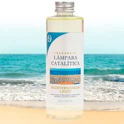 Mamamanuela Lampe catalytique Aqua Marina + Parfum Mediterranean Light 500 ml - Élimine mauvaises odeurs, parfume et améliore qualité de l'air* Désodorisant Et Parfum D'Ambiance
