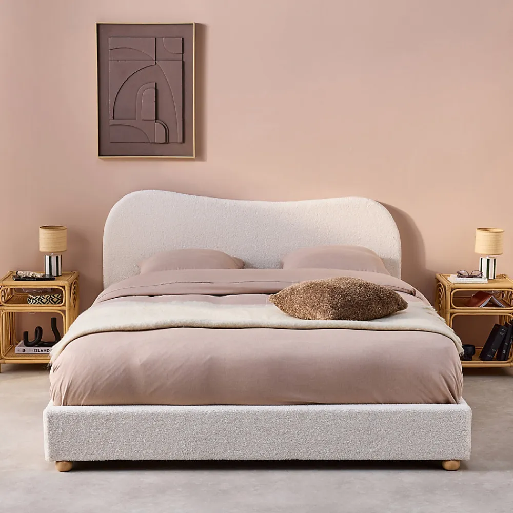 Lit avec sommier à lattes et tête de lit. blanc finition bouclette. L214.5 x P168 x H97cm>Sweeek Online