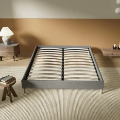 Lit avec sommier lattes en bois - 140x200 cm - Tissu Gris - Pieds en bois>November Best