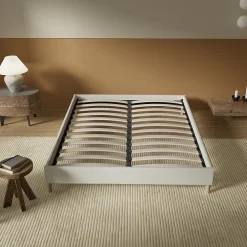 Lit avec sommier lattes en bois - 140x190 cm - Tissu Blanc - Pieds en bois>November Online