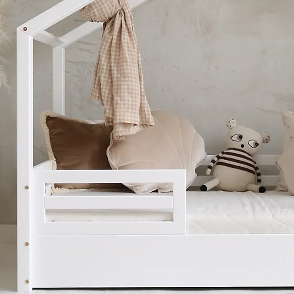 Petits-Meubles Lit cabane 90x200 barrières et sommier inclus pieds 1 cm Lucile Blanc*Enfant Lit Enfant