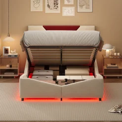 Lit coffre 140x200 cm beige avec tête triangulaire bordeaux, rangement à ouverture assistée par vérin, design moderne et pratique><noscript><img width=