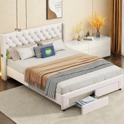 Lit coffre 140x190 cm en velours beige, tête de lit cloutée, 2 tiroirs, ports USB, poches latérales, bande LED amovible>ProximaX Hot
