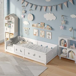 Lit enfant Montessori 90x200 cm en pin massif, barrières étoiles et lune, peinture à l eau sûre, design sécurisé, Blanc><noscript><img width=