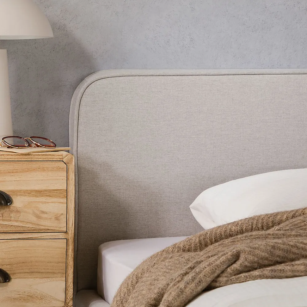Lit simple BELARTI 90 x 190 cm rembourré, revêtement en tissu - Gris clair>Idimex