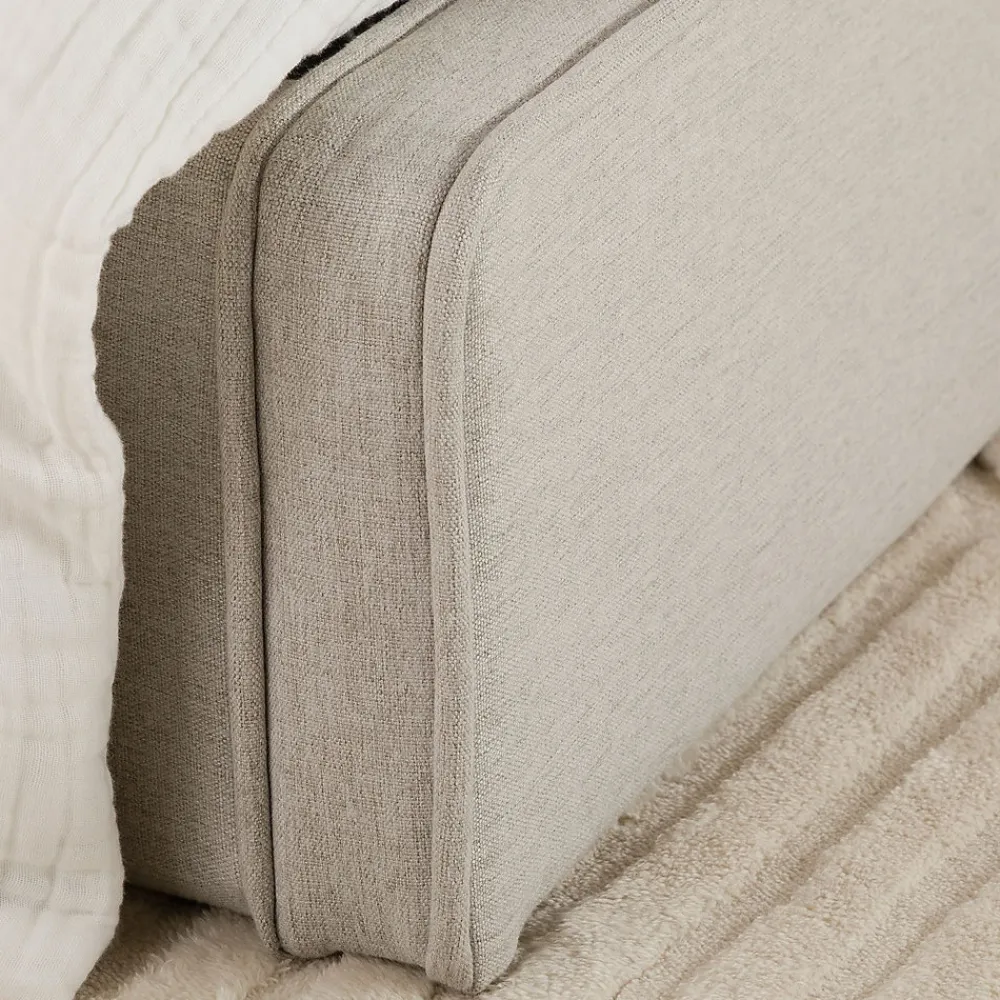 Lit simple BELARTI 90 x 190 cm rembourré, revêtement en tissu - Gris clair>Idimex
