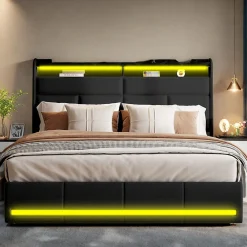 Lit tapissé 160x200 cm en PU noir avec LED, ports USB, sommier hydraulique et grand espace de rangement><noscript><img width=