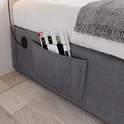 Lit 90x200 cm avec rangement hydraulique, tête de lit étagère en lin gris et ports USB-C, design contemporain><noscript><img width=