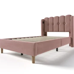 Lit 90x200 cm avec tête de lit à panneaux, tapissé velours rose et station de charge USB-C intégrée><noscript><img width=