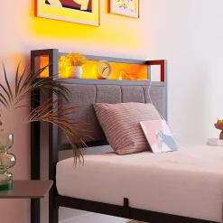 Redom Lit 90x200 cm avec tête de lit haute et LED multicolore, station de charge USB intégrée et cadre métal* Lit Simple
