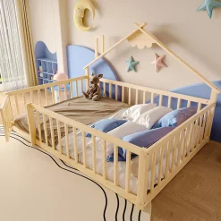 Redom Lit 140x190 cm en pin naturel avec balustrade 32 cm et serrure, style maisonnette pour enfant*Enfant Lit Enfant