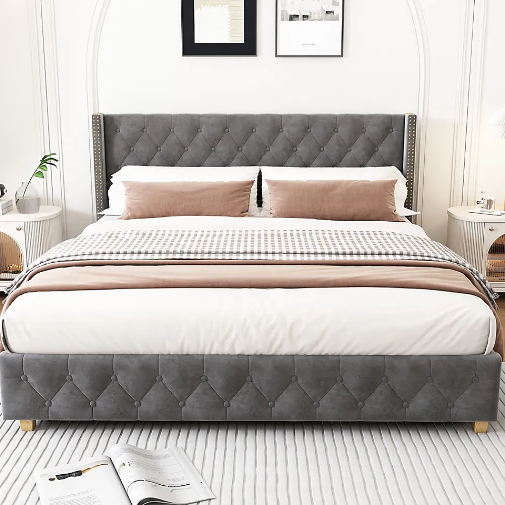 Redom Lit 160x200 cm tapissé velours gris avec tête capitonnée, ornements clous et pieds en bois robustes* Lit Double