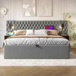 Lit 180x200 cm, tête de lit velours gris et rangement hydraulique, deux chevets finition bois avec USB/Type-C><noscript><img width=