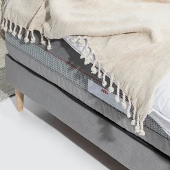 Matelas Luxury - ressorts ensachés et viscoélastique pour un soutien adaptatif, 27 cm.><noscript><img width=