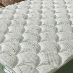 Matelas Maia - Mousse Végétale à Mémoire de Forme & Coutil Aloe Vera - Matériaux Responsables - (140 x 190 cm) - Épaisseur 22cm><noscript><img width=