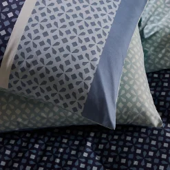 Parure de lit 2 personnes géométrique en microfibre 260x240cm><noscript><img width=