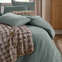 Parure de lit 3 pièces 240x220 cm et 50x70 cm mousseline de coton MILOS vert lichen>Linnea Outlet
