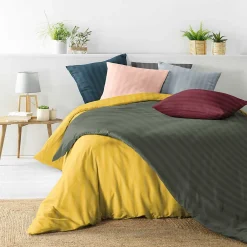 Parure de Lit 240 x 220 cm + 2 Taies Microfibre Unie CLÉO Noir><noscript><img width=